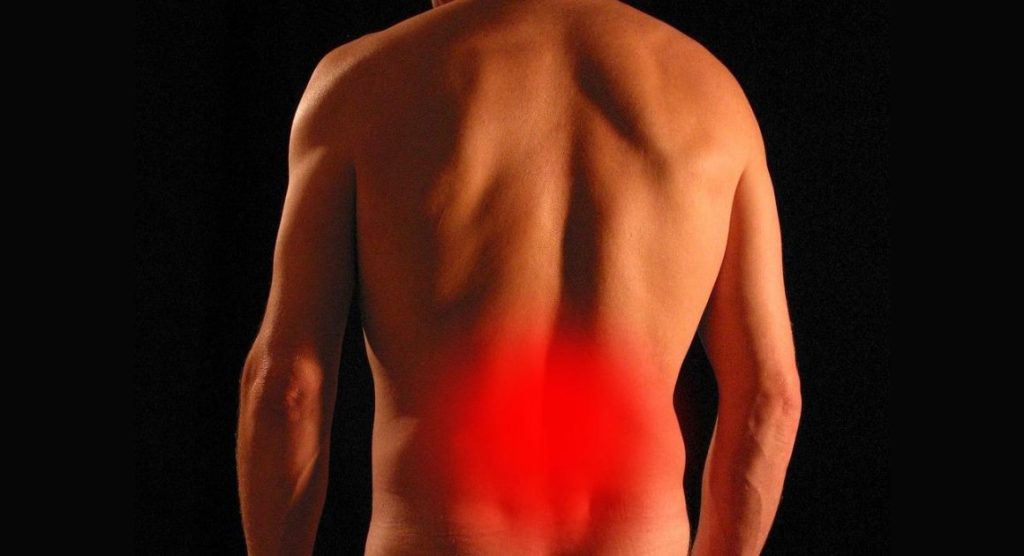 Chiropractische behandeling voor lage rugpijn met spinale manipulatie en therapie